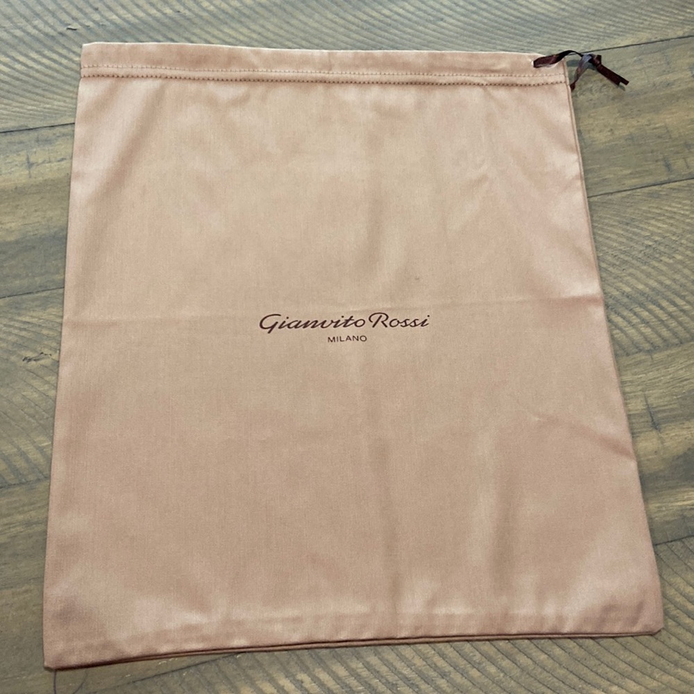 Gianvito Rossi.(34.5x28in)Dusty bag.tan color